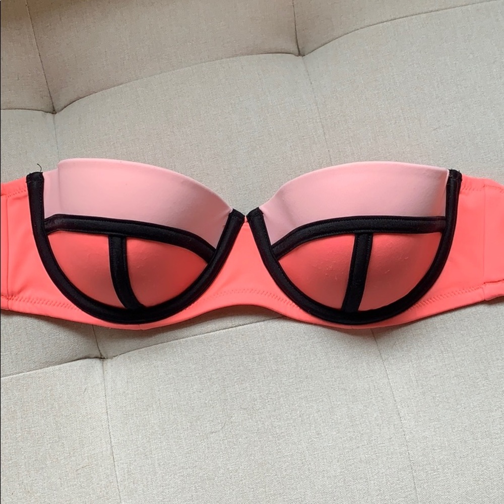 VS Strapless top